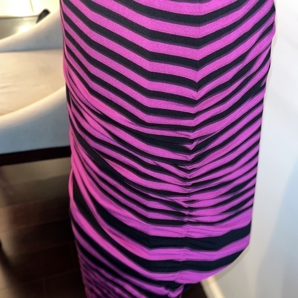 Felicity & Coco Like New! Nordstrom Black/Magenta Striped Jersey Tank Dress - Picture 3 of 7